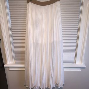 NWT-ESTELLE SUNBURST-PLEATED MAXI in white